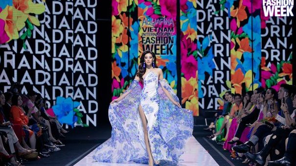 NTK Adrian Anh Tuấn giới thiệu BST “Hẹn em” tại Tuần lễ thời trang AVIFW 2022
