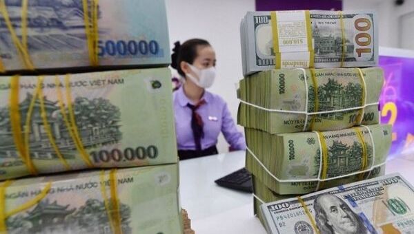 Lãi suất huy động tại một số ngân hàng tăng vọt