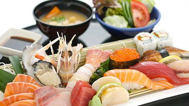 Những loại vi khuẩn có thể gây bệnh tiềm ẩn trong món sashimi