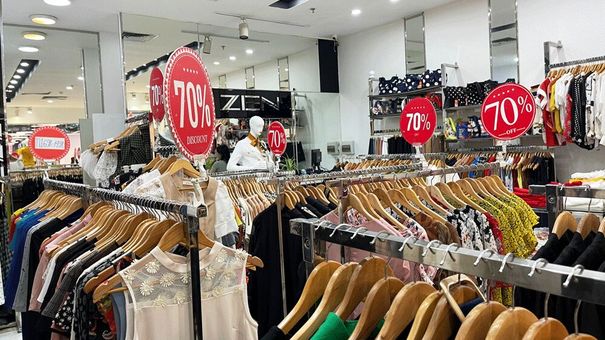 Hà Nội: Nhiều mặt hàng tiêu dùng giảm đến 70% nhân dịp 20/11