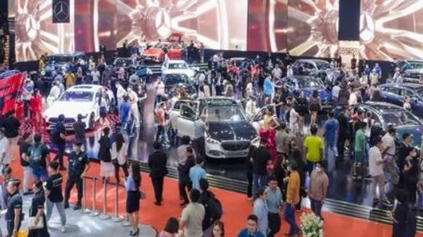 Triển lãm ô tô Việt Nam 2022 đạt kỷ lục bán 2.000 ô tô sau 5 ngày tổ chức