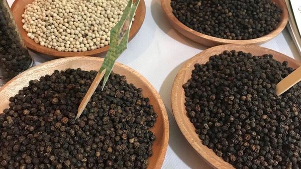 Giá tiêu hôm nay 4/11: Giá tiêu trong nước chững lại và đi ngang