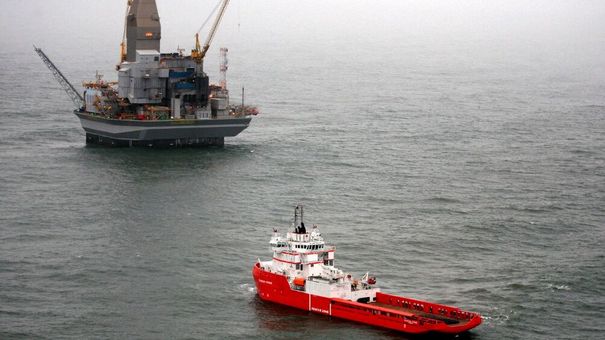 Giá xăng dầu hôm nay 5/11: Tăng mạnh gần 4 USD/thùng khi đồng USD lao dốc