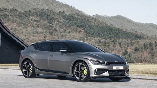 Lên lịch ra mắt Carens nhưng Kia lại lỡ hẹn bán những mẫu xe 'bom tấn' này tới khách Việt