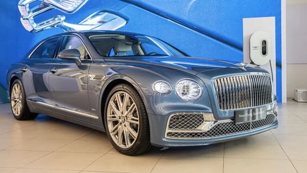 Loạt mẫu xe mới ra mắt Việt Nam tháng 11: Giá từ vài trăm triệu đến hàng chục tỉ đồng
