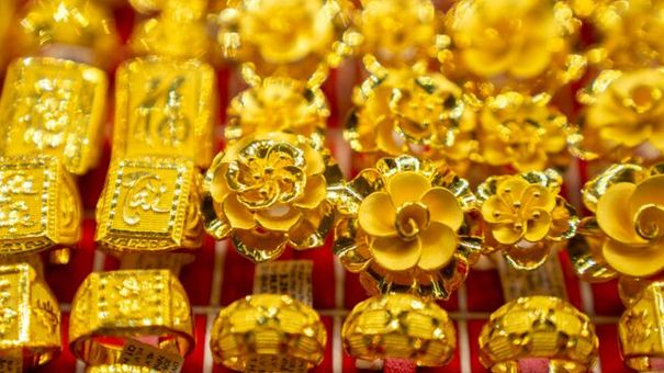 Giá vàng hôm nay 5/12: Giá vàng 9999 trong nước giảm mạnh