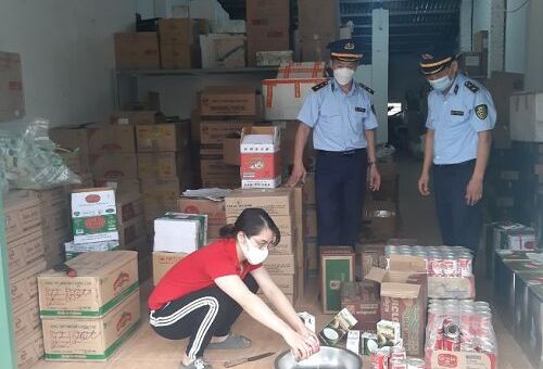 Thu giữ sữa béo tam hoa và nước cốt dừa không rõ nguồn gốc