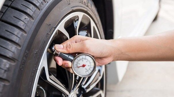 Đảm bảo an toàn khi bơm lốp xe cần lưu ý những gì?