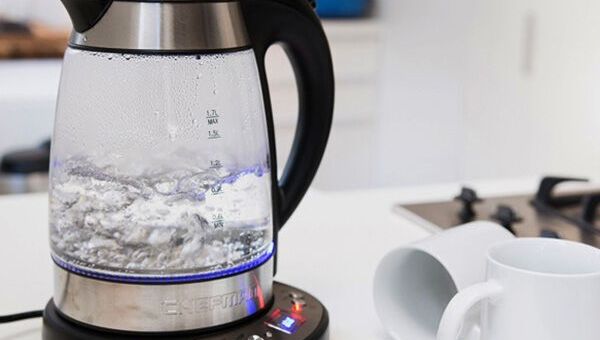Dùng ấm siêu tốc đun nước cần đặc biệt lưu ý kẻo gây hại cả gia đình