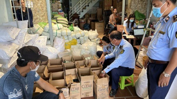 Phát hiện hàng nghìn sản phẩm dầu gội có dấu hiệu là hàng nhái tại Cà Mau