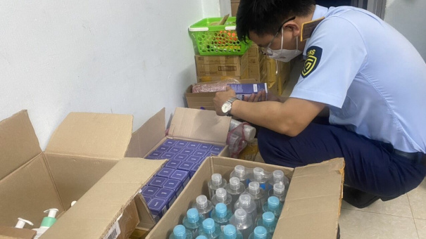 Phát hiện cơ sở kinh doanh mỹ phẩm có dấu hiệu nhập lậu tại Đắk Lắk