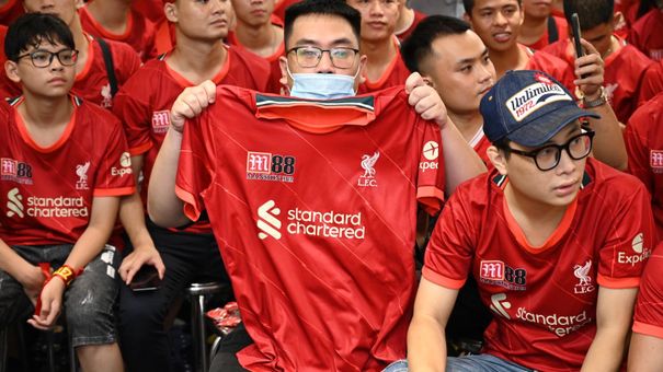 Hàng nghìn CĐV Hà Nội cổ vũ đêm chung kết Champions League