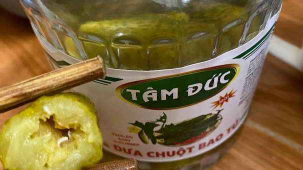 Kinh hãi giòi bò trong ruột dưa chuột bao tử Tâm Đức mua tại siêu thị BigC