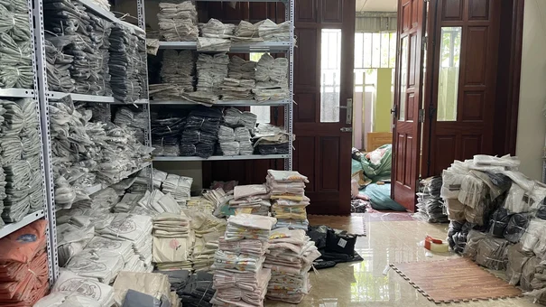 Thái Nguyên: Kiểm tra, xử lý cơ sở kinh doanh online hàng nghìn bộ quần áo trẻ em không rõ xuất xứ