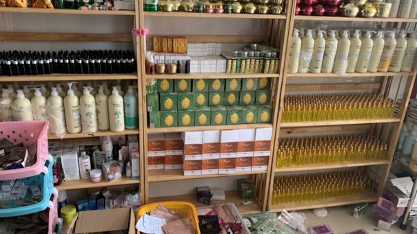 Phát hiện trên 2.000 mỹ phẩm và kit test nhanh Covid-19 nhập lậu, vi phạm về nhãn tại Vĩnh Long