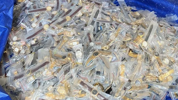 Tiêu hủy trên 10 tấn hàng hoá giả mạo nhãn hiệu nổi tiếng tại Kiên Giang