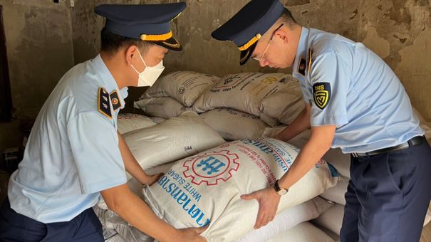 Phát hiện và thu giữ 2 tấn đường nhập lậu tại Nghệ An