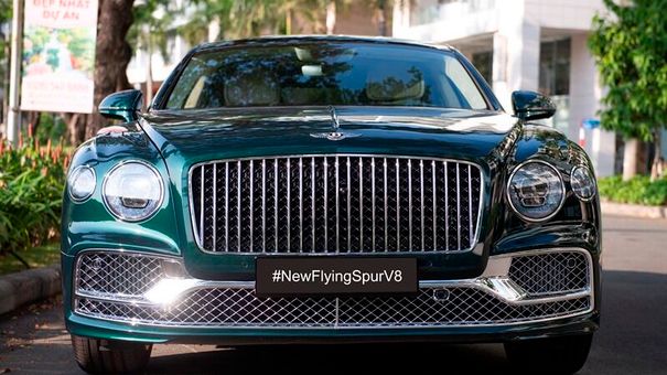 Bentley Flying Spur V8 cập bến Việt Nam với màu xanh Viridian độc lạ