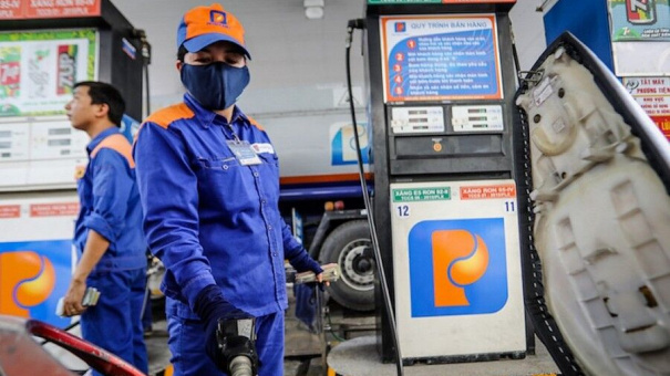 Thị trường hàng hóa 5 tháng đầu năm: “Nóng” giá xăng dầu