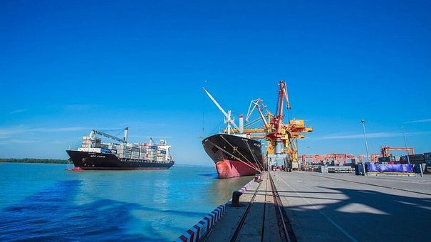 Công Thương qua góc nhìn báo chí ngày 11/6: Cần phát triển đội tàu biển quốc tế