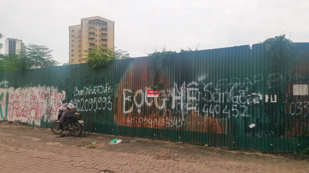 Làm gì với những dự án 'quây tôn'?