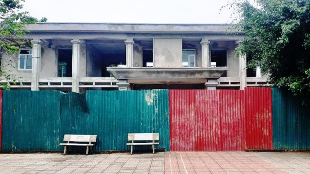 Trường học nhếch nhác, ngổn ngang vì tiến độ 'rùa bò'