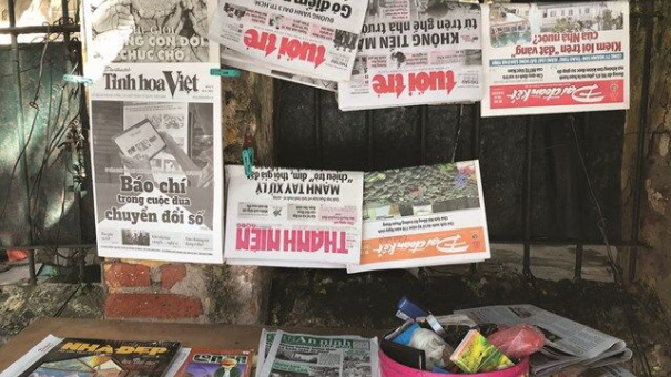 ẢNH: Đi tìm… sạp báo