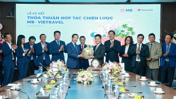Vietravel ký kết thỏa thuận hợp tác toàn diện với MB và ra mắt thẻ tín dụng Vietravel Visa