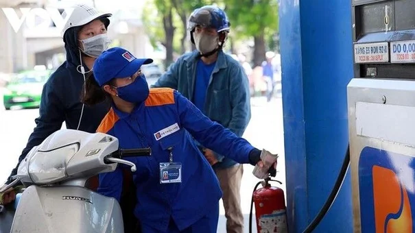 Giá xăng có thể giảm trong vài ngày tới?