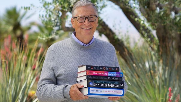 Đến hẹn lại lên, tỷ phú Bill Gates tiết lộ 5 cuốn sách tâm đắc nhất hè: Tưởng hàn lâm nhưng dễ đọc không ngờ, ai cũng có thể lựa chọn