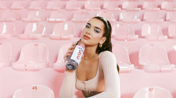 Evian ra mắt chiến dịch mới Drink True cổ vũ mọi người theo đuổi lối sống thật