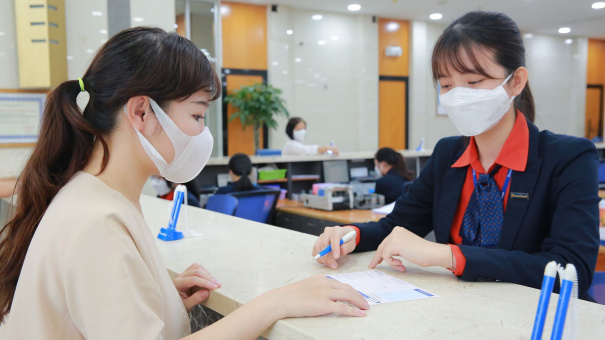 Trung bình mỗi tài khoản thanh toán của người dân hiện có bao nhiêu tiền?