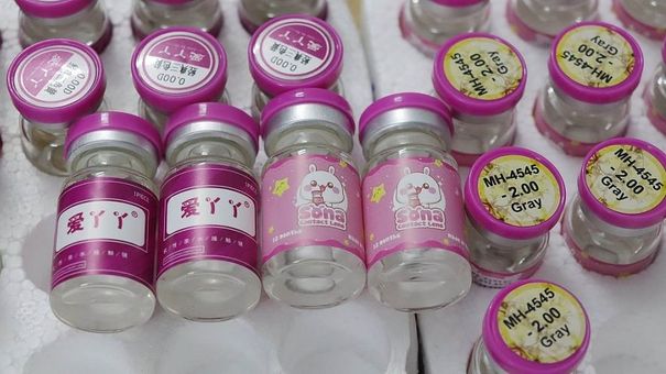 Hà Nội: Triệt phá cơ sở “thay tên đổi họ” kính áp tròng Trung Quốc thành hàng “Korea”, giá siêu rẻ