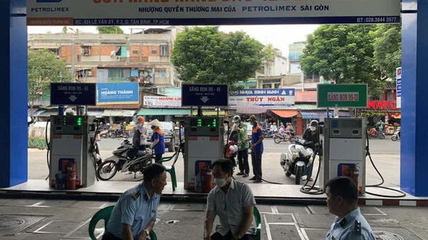 Cửa hàng nếu để hết xăng 2 ngày sẽ bị xử lý nghiêm theo quy định