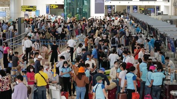 Giá vé máy bay chưa hạ nhiệt