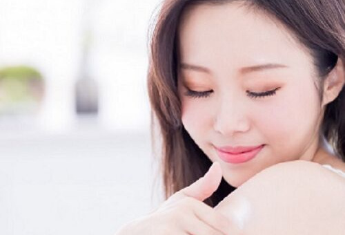 Nguy cơ mắc bệnh từ những kiểu làm trắng da đang thịnh hành ngày nay