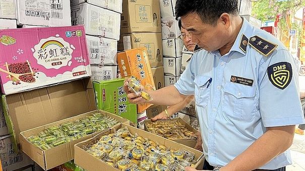 Quản lý thị trường Hà Nội: Thu giữ hơn 5.000 chiếc bánh trung thu không rõ nguồn gốc