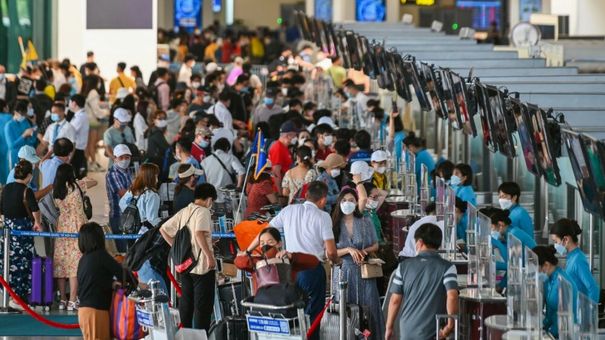 Khó “săn” vé máy bay giá rẻ dịp cao điểm