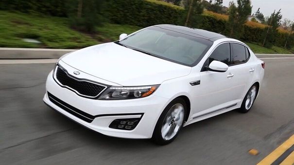 Kia triệu hồi hơn 250.000 chiếc Optima Sedan sau sự cố tấm trần xe