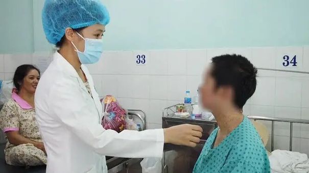 Cảnh báo: Uống thực phẩm chức năng để thải độc tố, cô gái trẻ suýt mất mạng