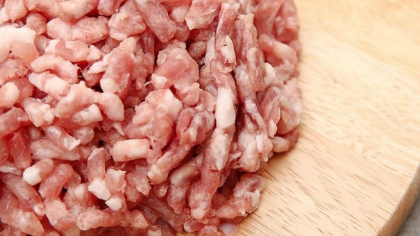 Giá thịt heo hôm nay 15/8: Một số mặt hàng giảm nhẹ 5%