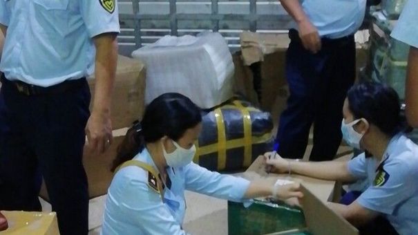 Nhiều địa phương phát hiện và bắt giữ lượng lớn mỹ phẩm lậu