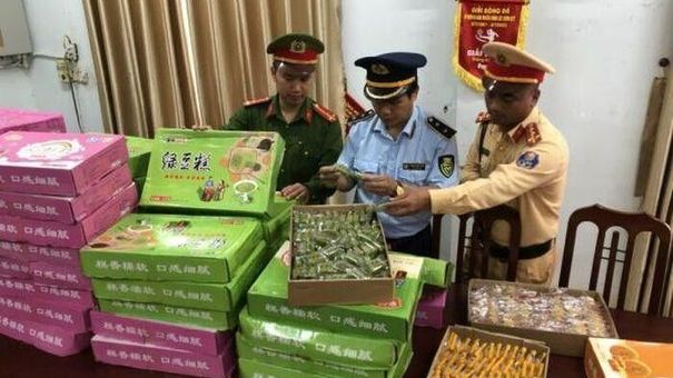 Bánh nướng không rõ nguồn gốc ồ ạt đánh chiếm thị trường dịp cận tết Trung thu