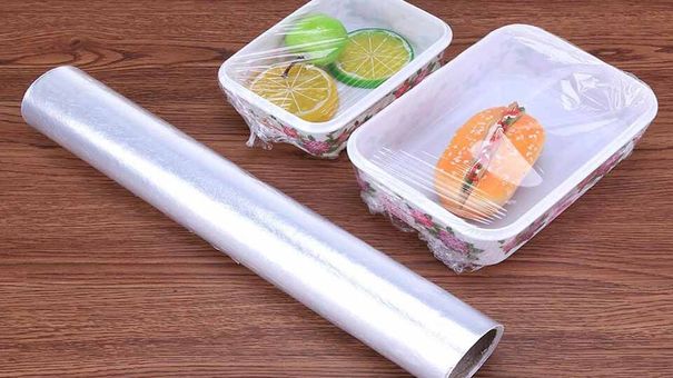 Những lưu ý sử dụng màng bọc thực phẩm an toàn người tiêu dùng cần biết