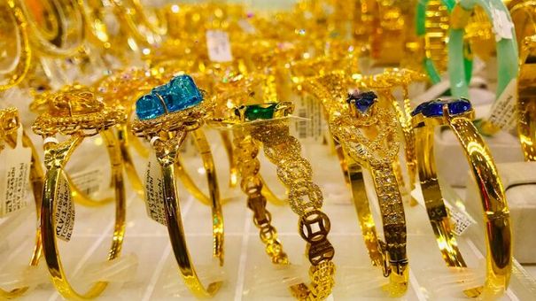 Giá vàng hôm nay 21/8: Vàng 9999 trong nước giảm nhẹ xuống mốc 66 triệu đồng