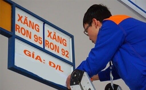 Lùi ngày điều chỉnh giá xăng dầu sang 22/8