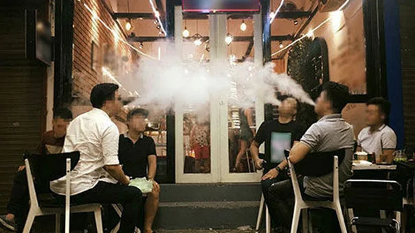 Cấm bán và hút thuốc ở tuổi vị thành niên