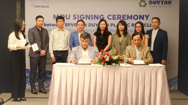 Suntory PepsiCo ký kết biên bản hợp tác chiến lược với Nhựa tái chế Duy Tân về cung cấp nhựa tái sinh hướng đến nền kinh tế tuần hoàn