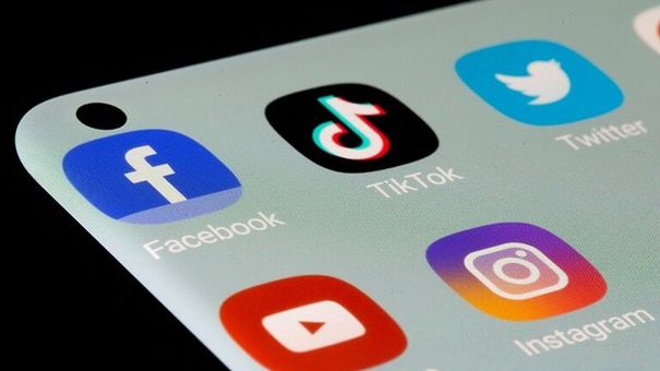 Người dùng smartphone dành 4 - 5 giờ trên mạng xã hội