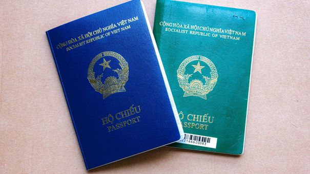 Tây Ban Nha công nhận lại hộ chiếu Việt Nam mẫu mới